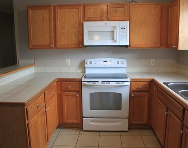 3814 Roseboro Street - Photo Thumbnail 13