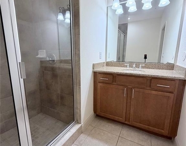 2404 Bella Vista Drive - Photo Thumbnail 26