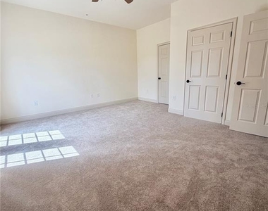 2404 Bella Vista Drive - Photo Thumbnail 32