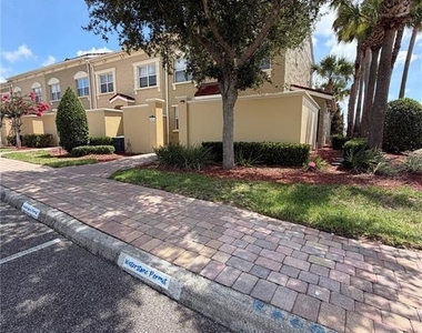 2404 Bella Vista Drive - Photo Thumbnail 2