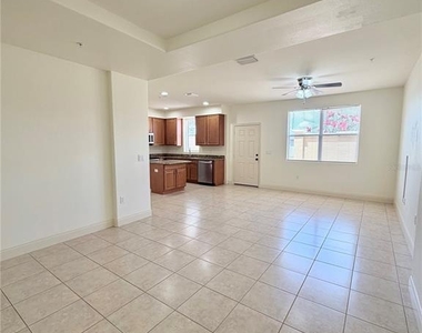 2404 Bella Vista Drive - Photo Thumbnail 15