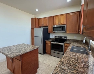 2404 Bella Vista Drive - Photo Thumbnail 12