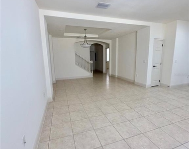 2404 Bella Vista Drive - Photo Thumbnail 14