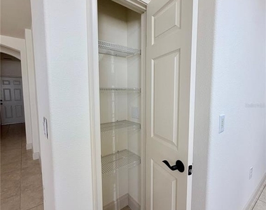 2404 Bella Vista Drive - Photo Thumbnail 13
