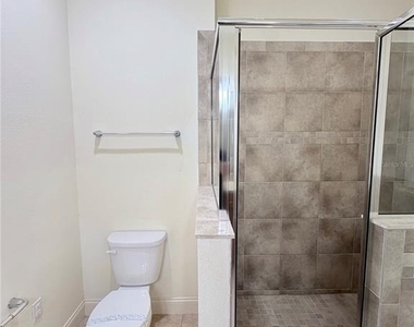 2404 Bella Vista Drive - Photo Thumbnail 37