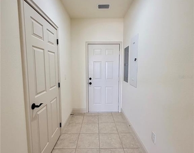2404 Bella Vista Drive - Photo Thumbnail 17