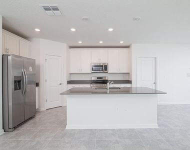 2821 Armstrong Avenue - Photo Thumbnail 8