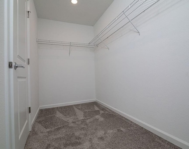 2821 Armstrong Avenue - Photo Thumbnail 28