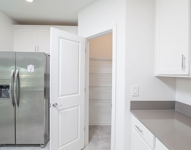 2821 Armstrong Avenue - Photo Thumbnail 14