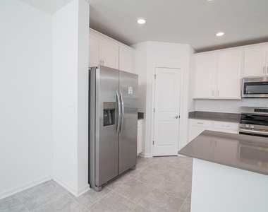 2821 Armstrong Avenue - Photo Thumbnail 12