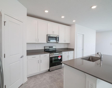 2821 Armstrong Avenue - Photo Thumbnail 13