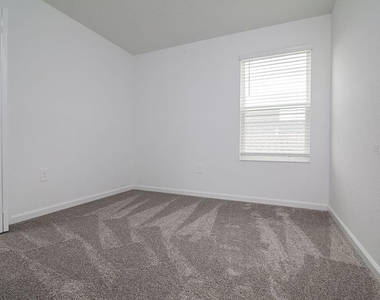 2821 Armstrong Avenue - Photo Thumbnail 37