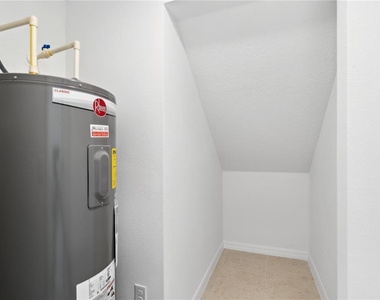 17344 Sweet Moro Drive - Photo Thumbnail 14