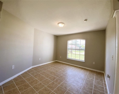 311 Baccarat Court - Photo Thumbnail 10