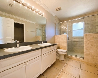 311 Baccarat Court - Photo Thumbnail 20