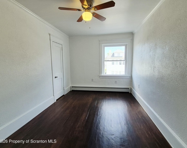 215 Taft Street - Photo Thumbnail 7
