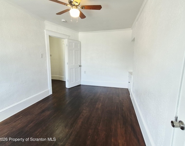 215 Taft Street - Photo Thumbnail 6