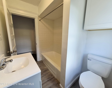 215 Taft Street - Photo Thumbnail 5