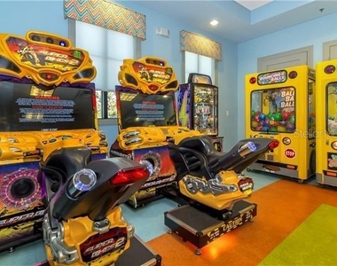 1568 Maidstone Court - Photo Thumbnail 32