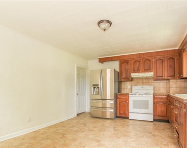 815 Market Street - Photo Thumbnail 6