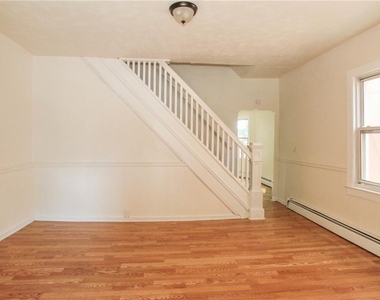 815 Market Street - Photo Thumbnail 3