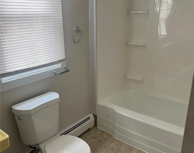 431 Maple Street - Photo Thumbnail 10