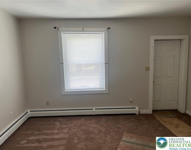 431 Maple Street - Photo Thumbnail 2