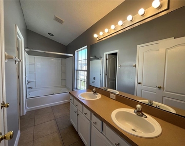 7125 Red Lantern Dr - Photo Thumbnail 4