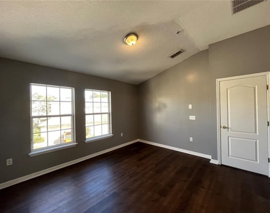 7125 Red Lantern Dr - Photo Thumbnail 8