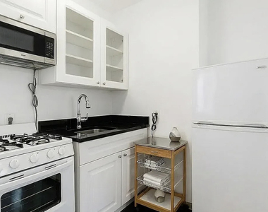 18 King Street - Photo Thumbnail 1