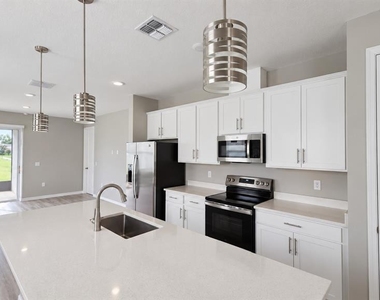 932 Blue Creek Drive - Photo Thumbnail 10