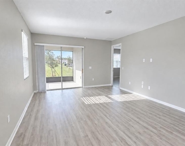 932 Blue Creek Drive - Photo Thumbnail 16