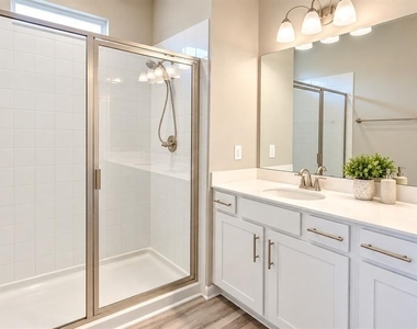 932 Blue Creek Drive - Photo Thumbnail 22