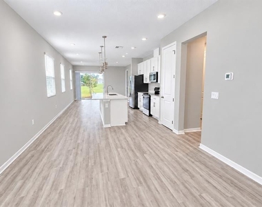 932 Blue Creek Drive - Photo Thumbnail 15
