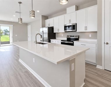 932 Blue Creek Drive - Photo Thumbnail 12