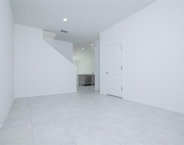 2642 Runners Circle - Photo Thumbnail 12