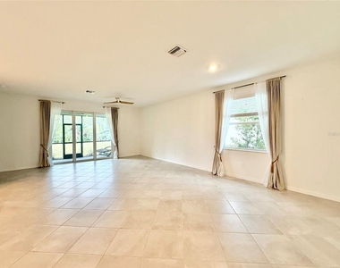 10995 Pinot Drive - Photo Thumbnail 5