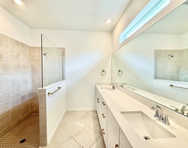 10995 Pinot Drive - Photo Thumbnail 19