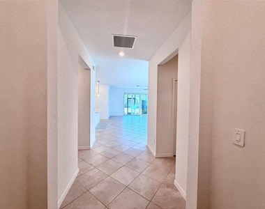 10995 Pinot Drive - Photo Thumbnail 4