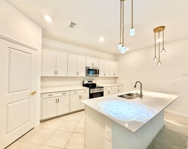 10995 Pinot Drive - Photo Thumbnail 14