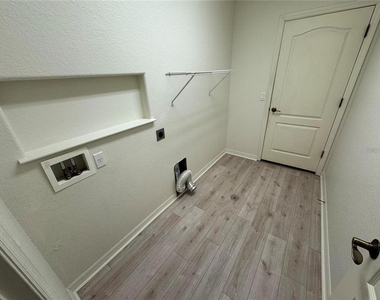 315 Auburn Woods Circle - Photo Thumbnail 15