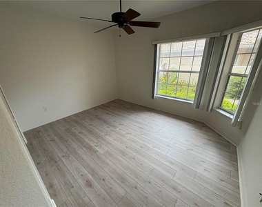 315 Auburn Woods Circle - Photo Thumbnail 12