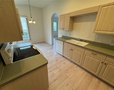 315 Auburn Woods Circle - Photo Thumbnail 5