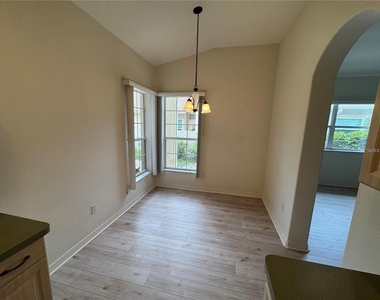 315 Auburn Woods Circle - Photo Thumbnail 6