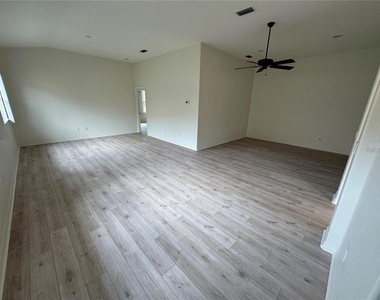 315 Auburn Woods Circle - Photo Thumbnail 2