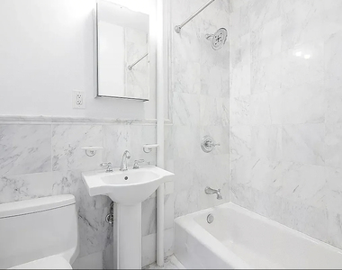 325 East 78th Street - Photo Thumbnail 5