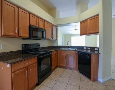 1702 Holton Road - Photo Thumbnail 7