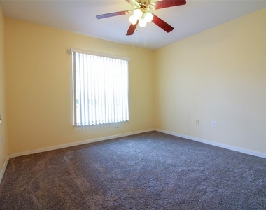 1702 Holton Road - Photo Thumbnail 15