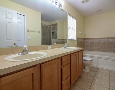 1702 Holton Road - Photo Thumbnail 12