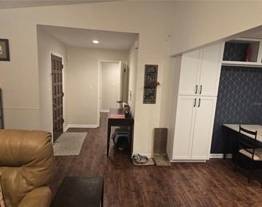 7605 Sw 7th Place - Photo Thumbnail 3